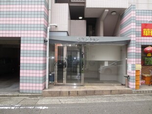 桜マンションの物件外観写真